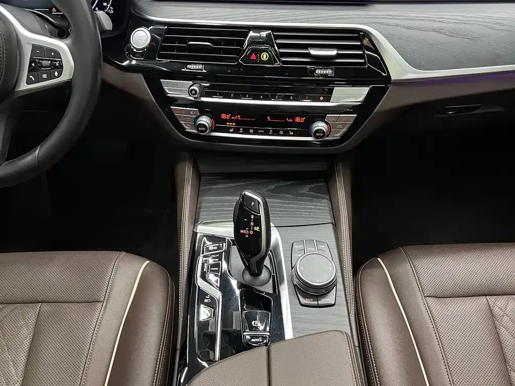 BMW 5 Series New Energy — фото 9