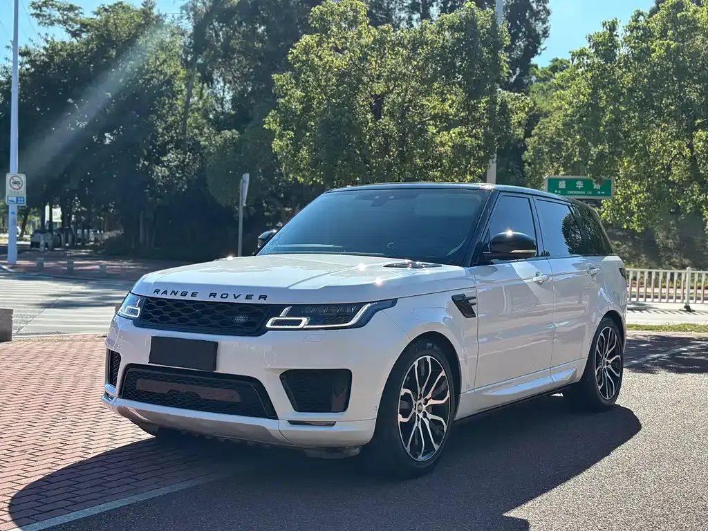 Land Rover Sport — фото 1