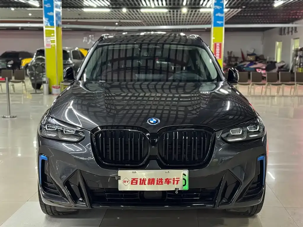 BMW iX3 — фото 2