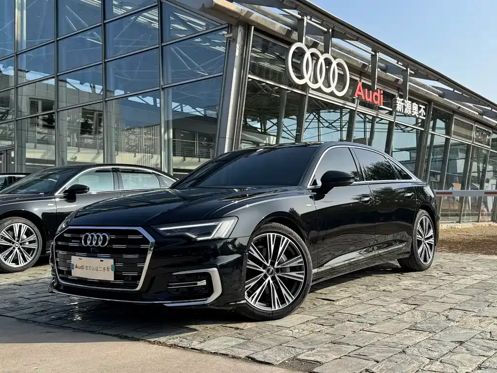Audi A6L — фото 1
