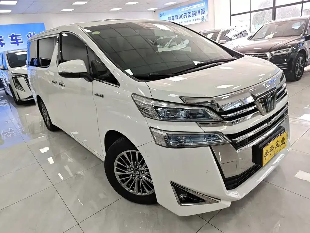 Toyota Vellfire — фото 3