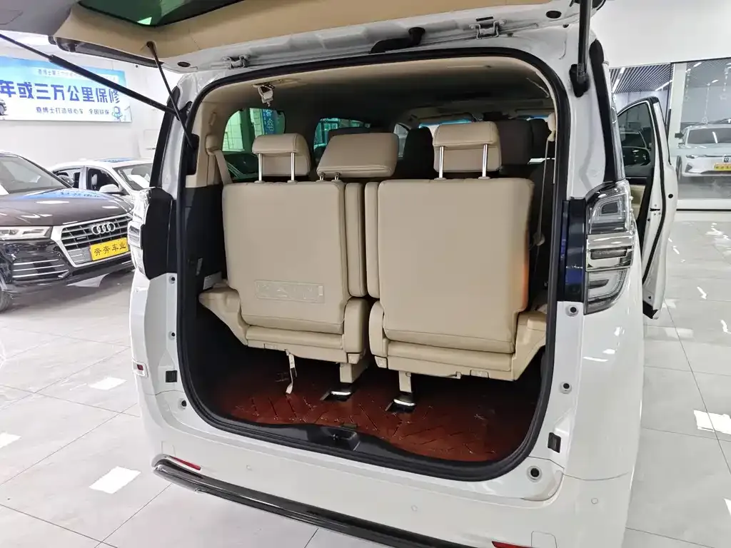 Toyota Vellfire — фото 9