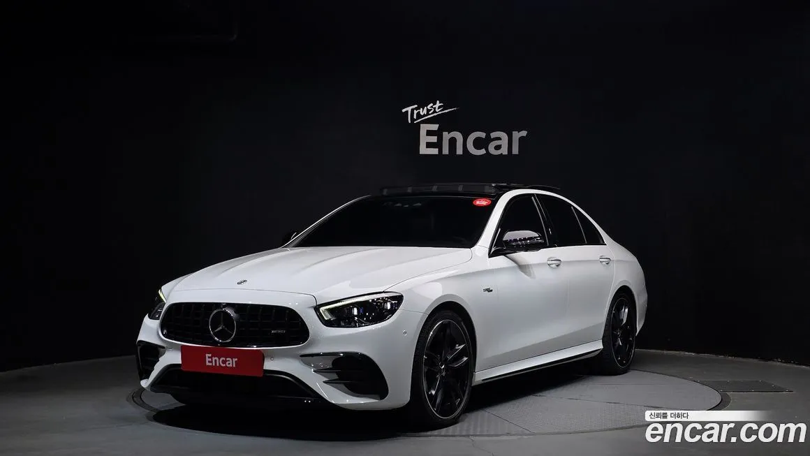 Mercedes-Benz E-Class — фото 1