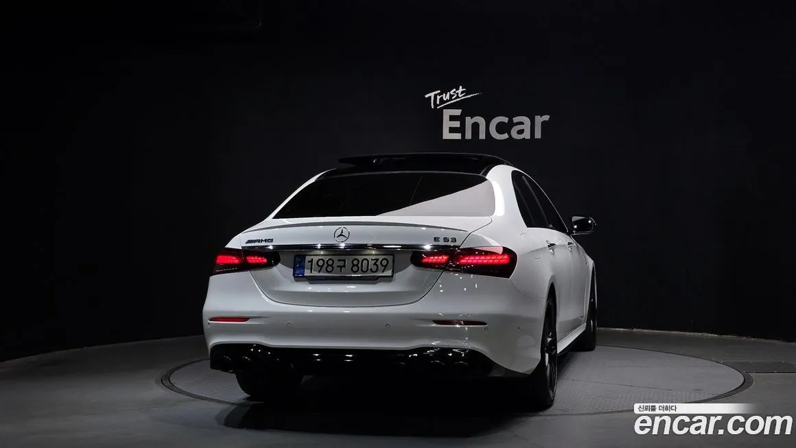 Mercedes-Benz E-Class — фото 4