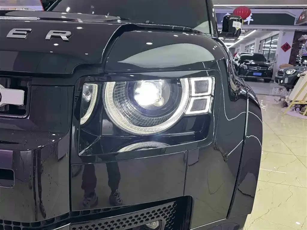 Land Rover Defender — фото 7