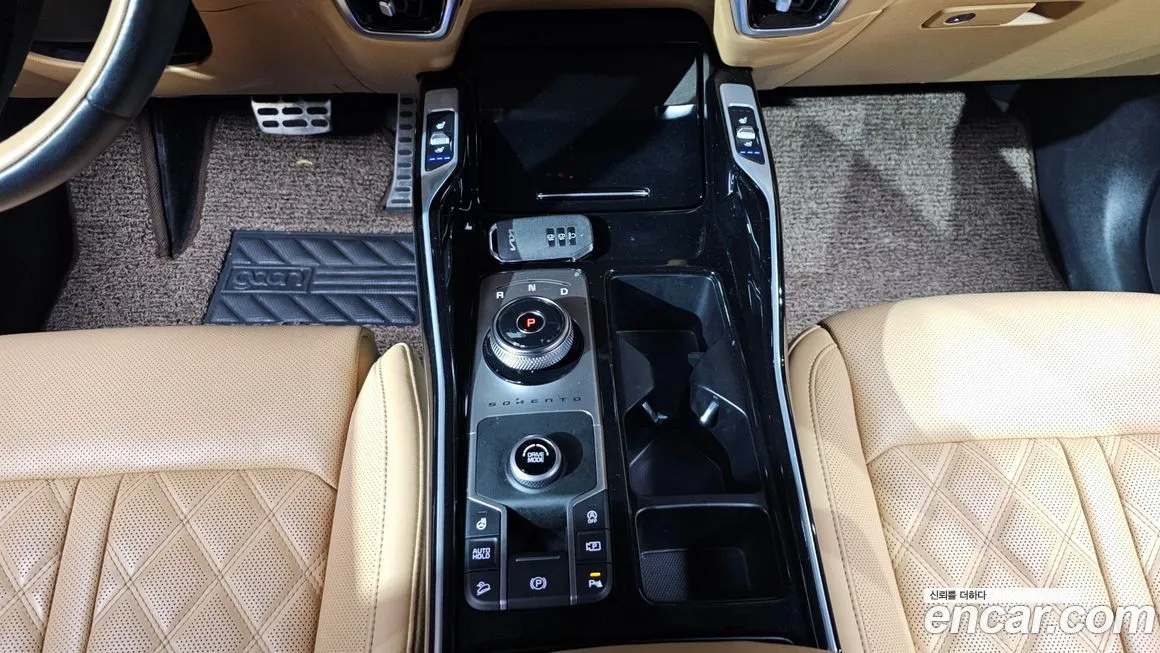 Kia Sorento — фото 9