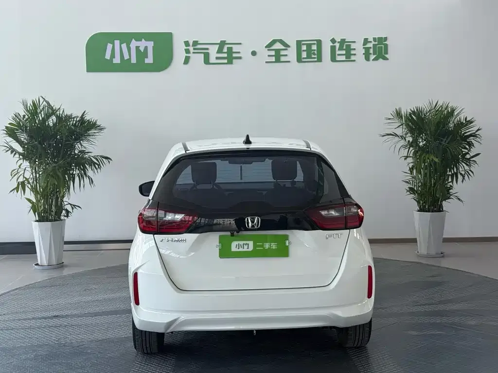 Honda Fit — фото 7