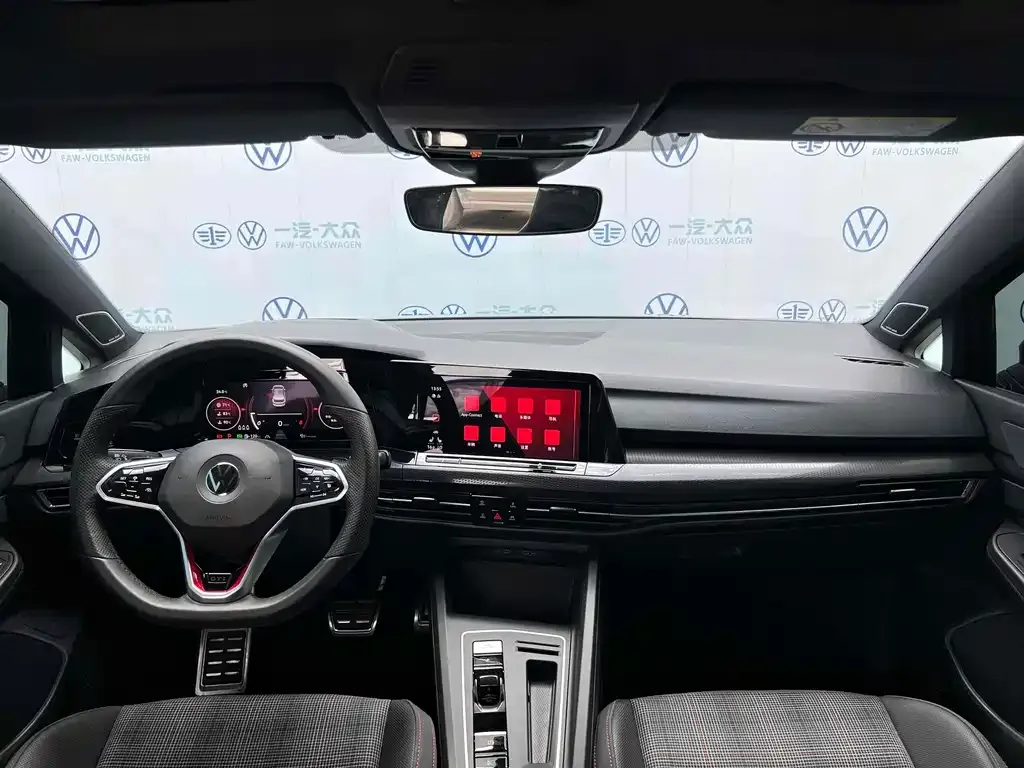 Volkswagen Golf GTI — фото 6