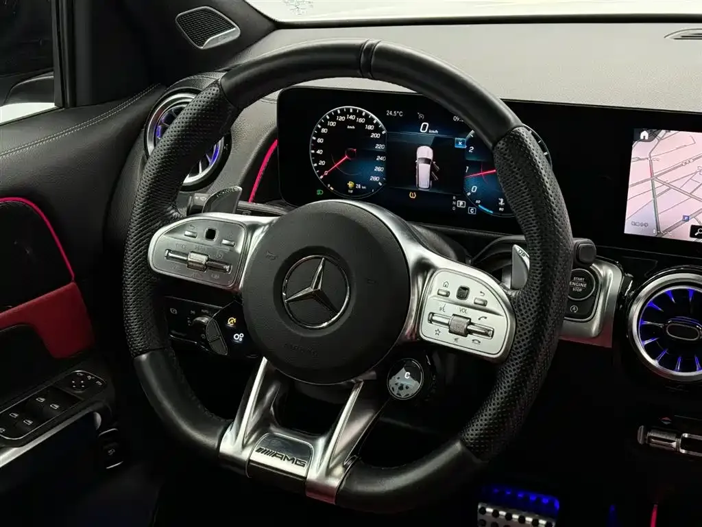 Mercedes-Benz GLB AMG — фото 10