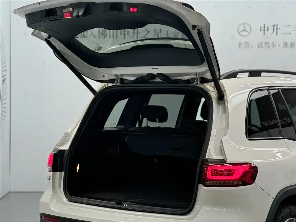 Mercedes-Benz GLB AMG — фото 3