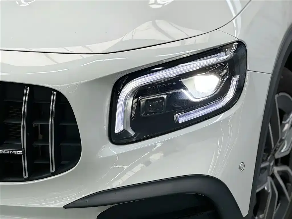 Mercedes-Benz GLB AMG — фото 4