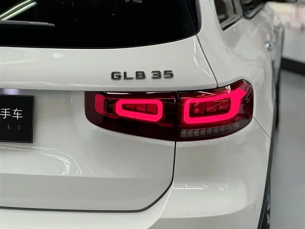 Mercedes-Benz GLB AMG — фото 5