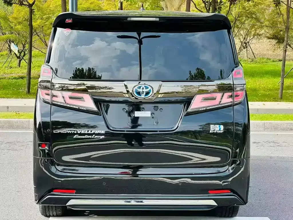 Toyota Vellfire — фото 10