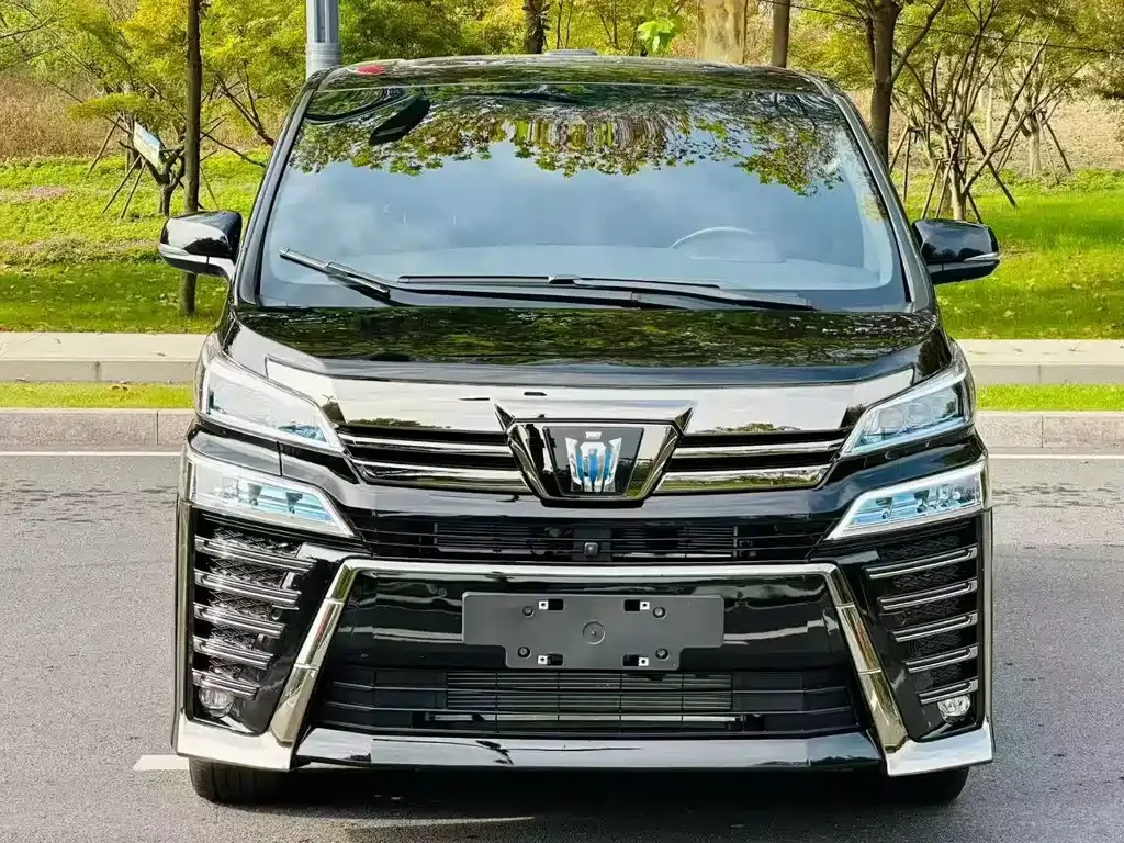 Toyota Vellfire — фото 2