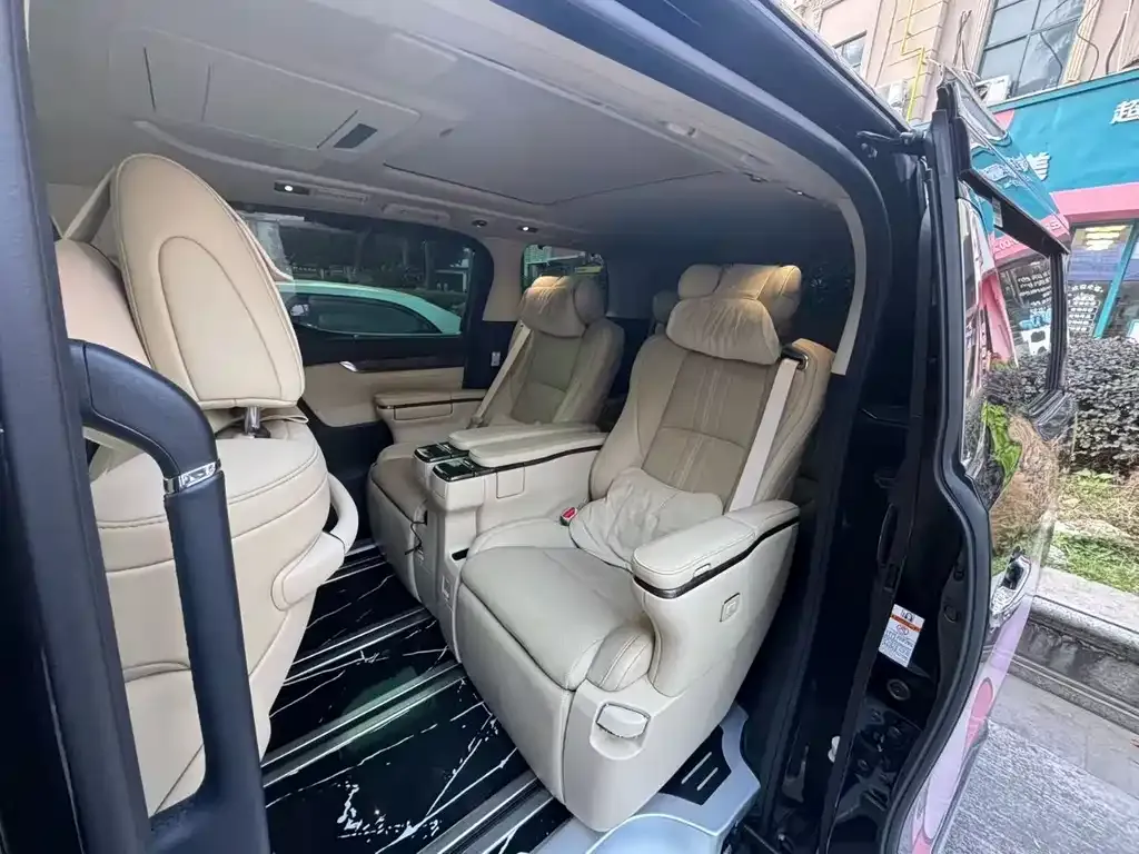 Toyota Vellfire — фото 7