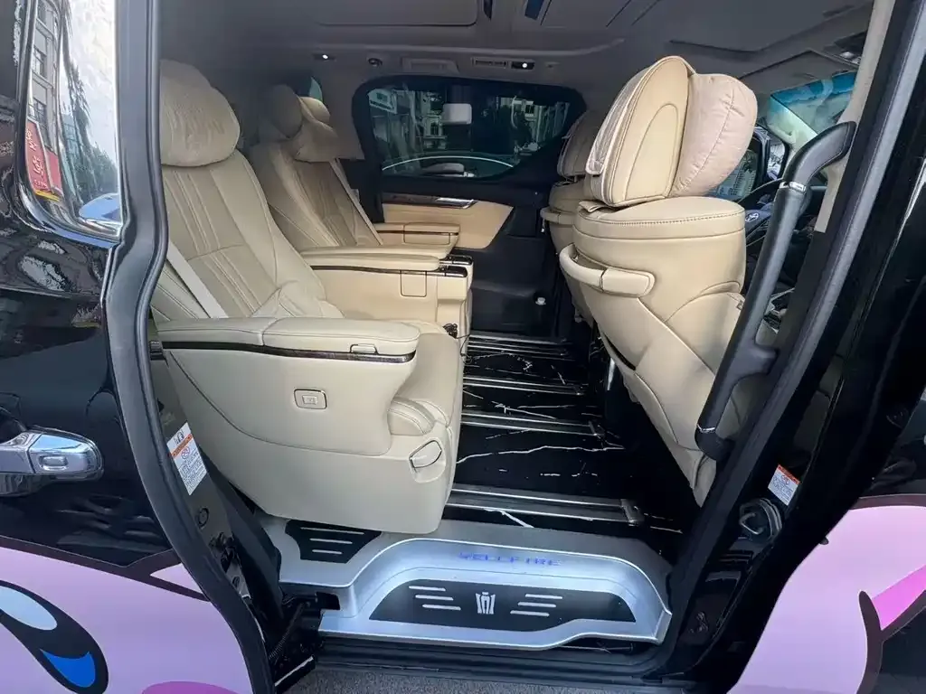 Toyota Vellfire — фото 8