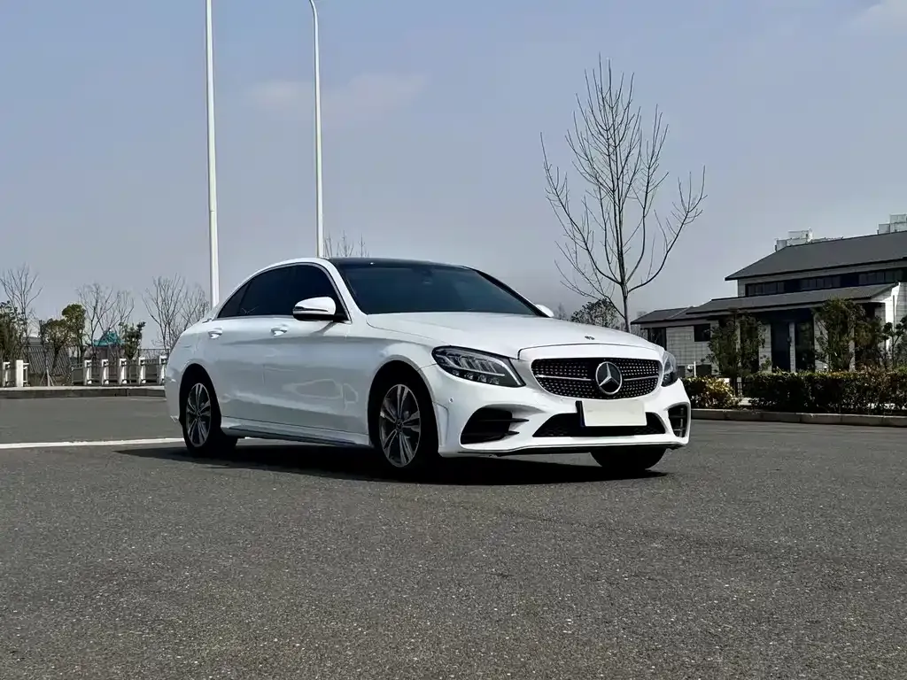 Mercedes-Benz C-Class — фото 1