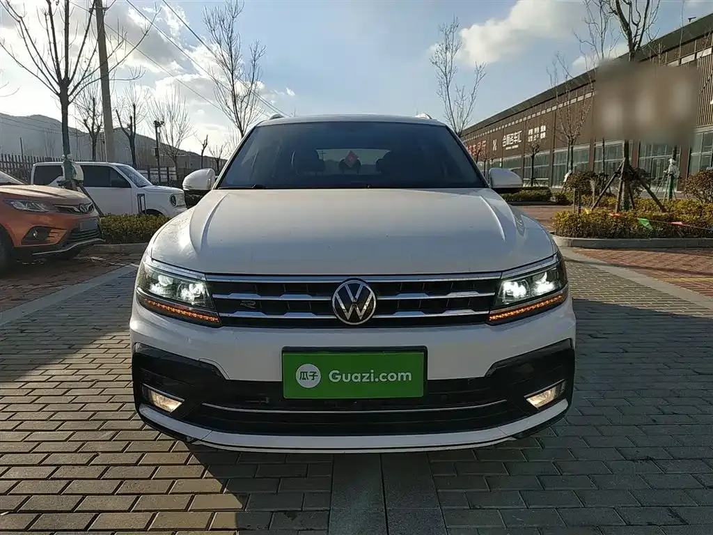 Volkswagen Tiguan L — фото 3