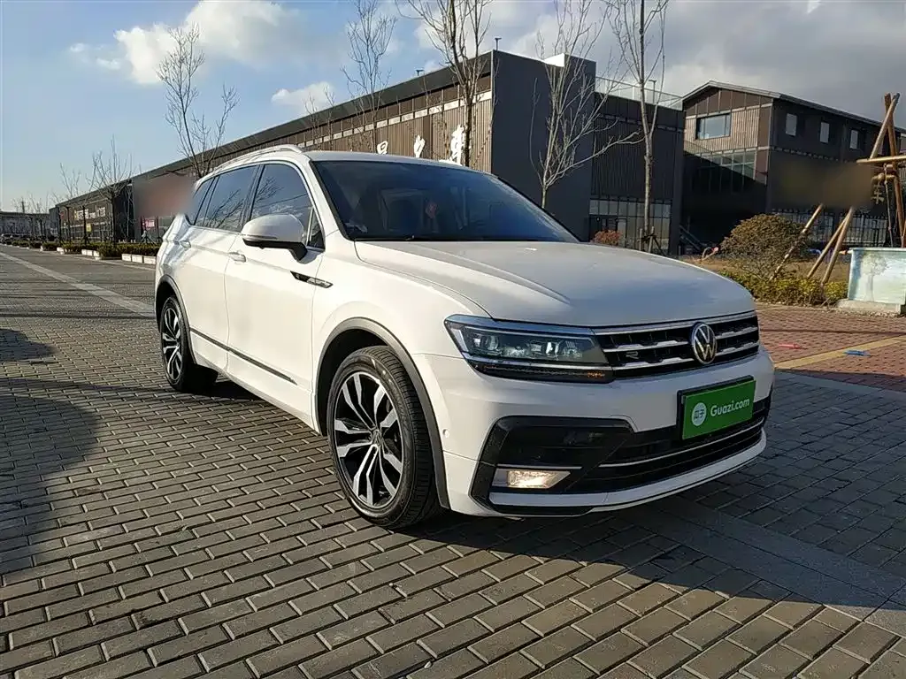 Volkswagen Tiguan L — фото 4