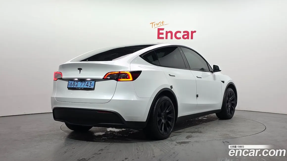 Tesla Model Y — фото 2