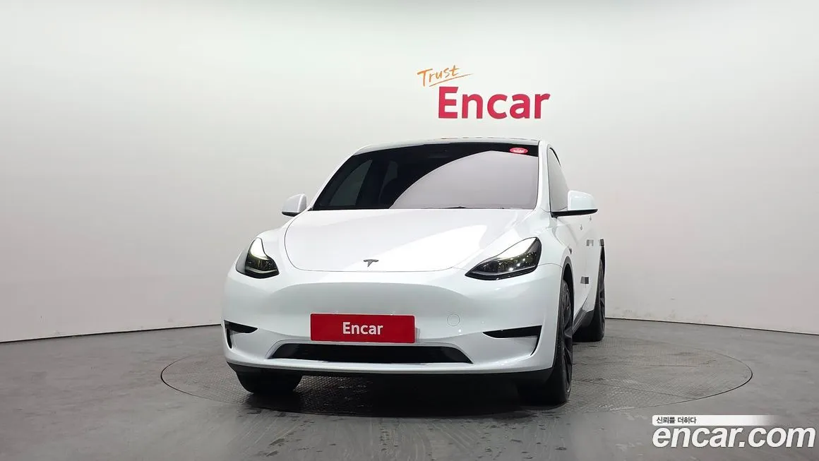 Tesla Model Y — фото 3