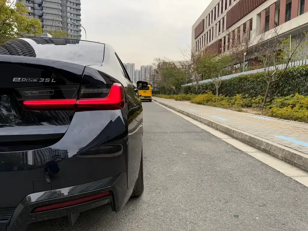 BMW i3 — фото 9