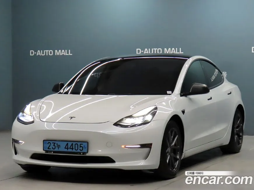 Tesla Model 3 — фото 1