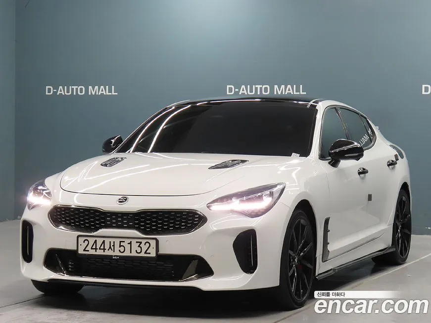 Kia Stinger — фото 1