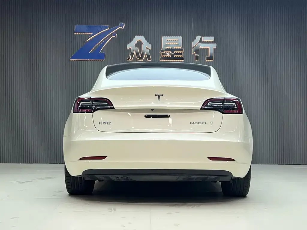 Tesla Model 3 — фото 3
