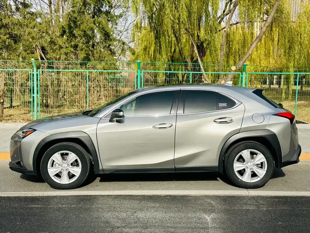Lexus UX — фото 7