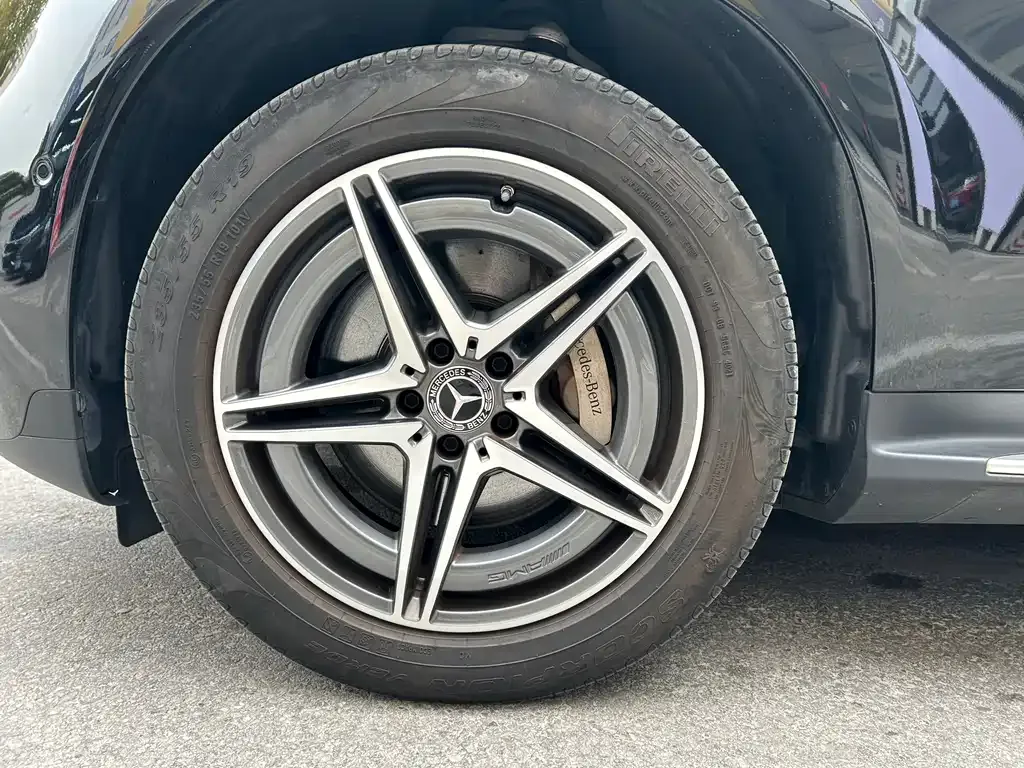 Mercedes-Benz EQC — фото 6