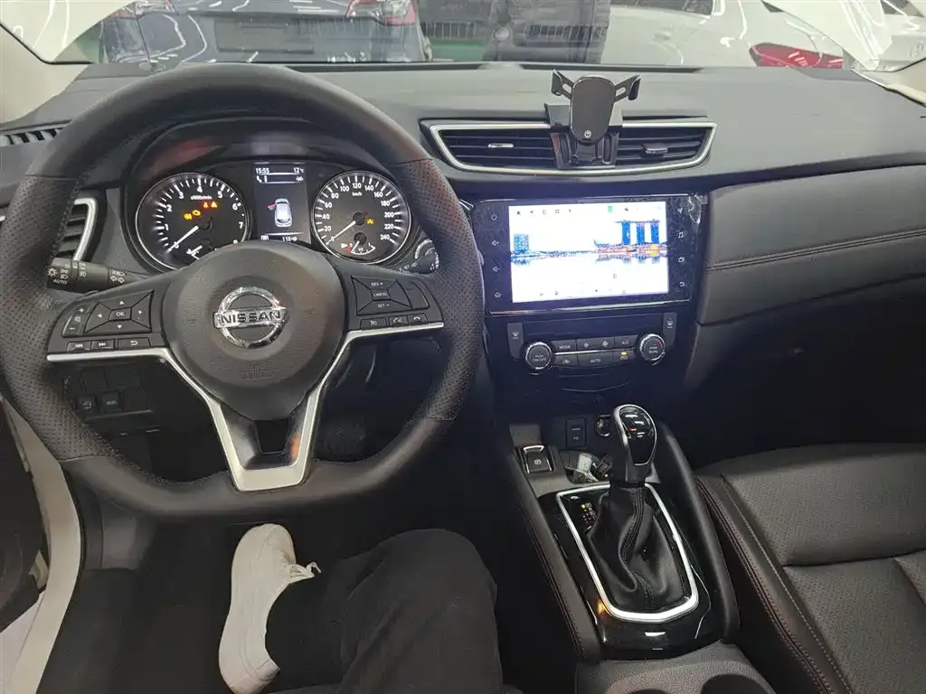 Nissan Qashqai — фото 10