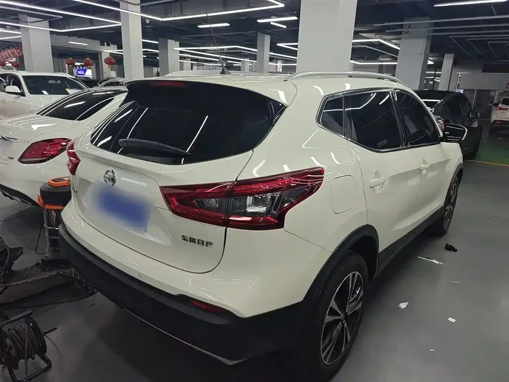 Nissan Qashqai — фото 7