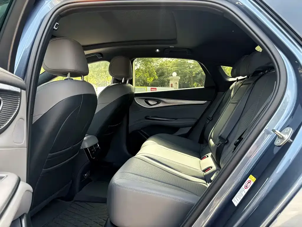 BYD Seal — фото 8
