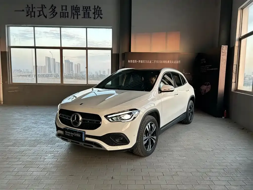 Mercedes-Benz GLA — фото 1