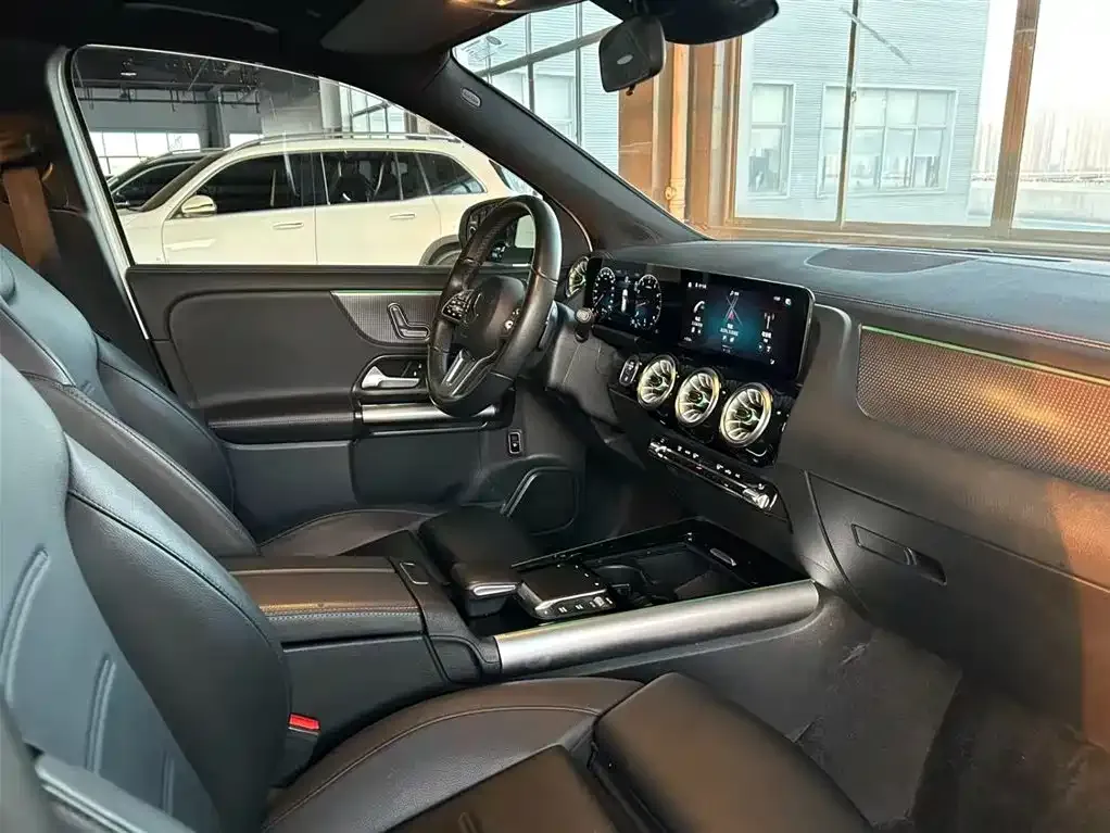 Mercedes-Benz GLA — фото 6