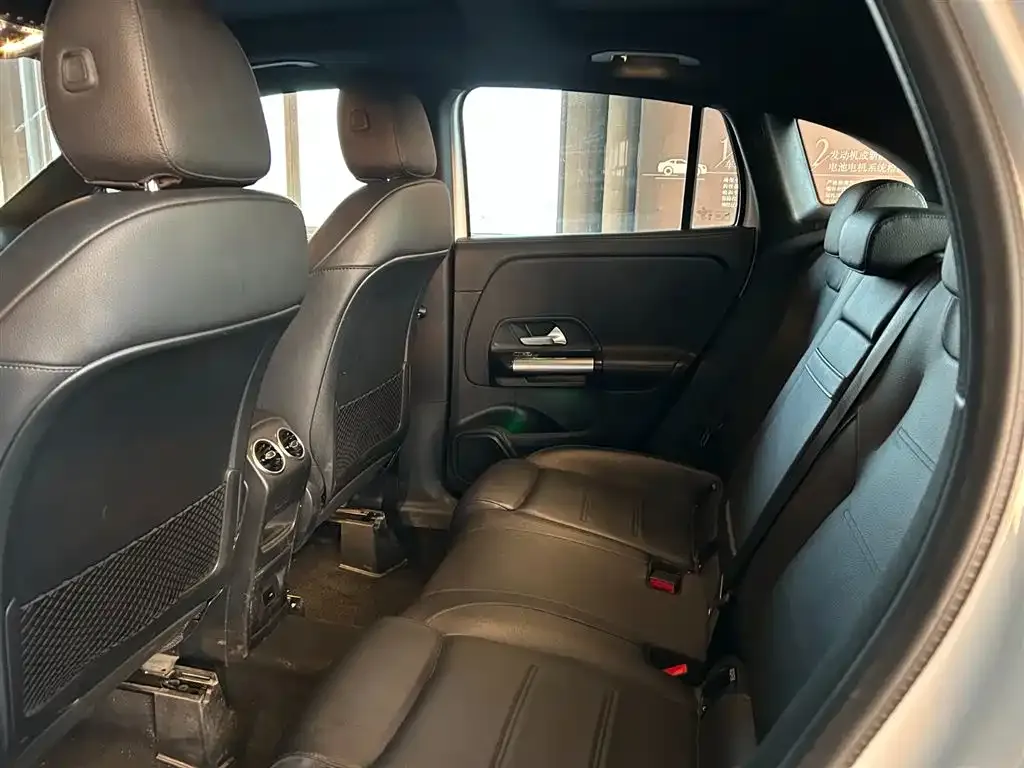 Mercedes-Benz GLA — фото 8