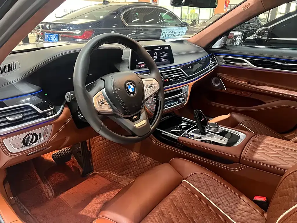 BMW 7 Series — фото 4