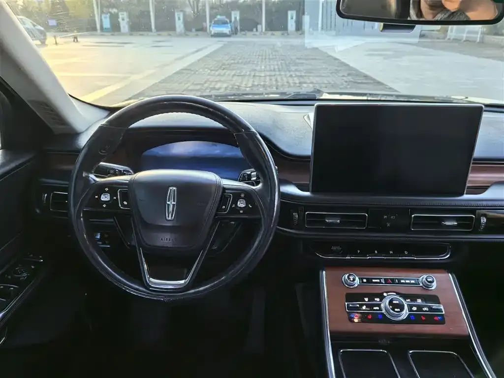 Lincoln Aviator — фото 10