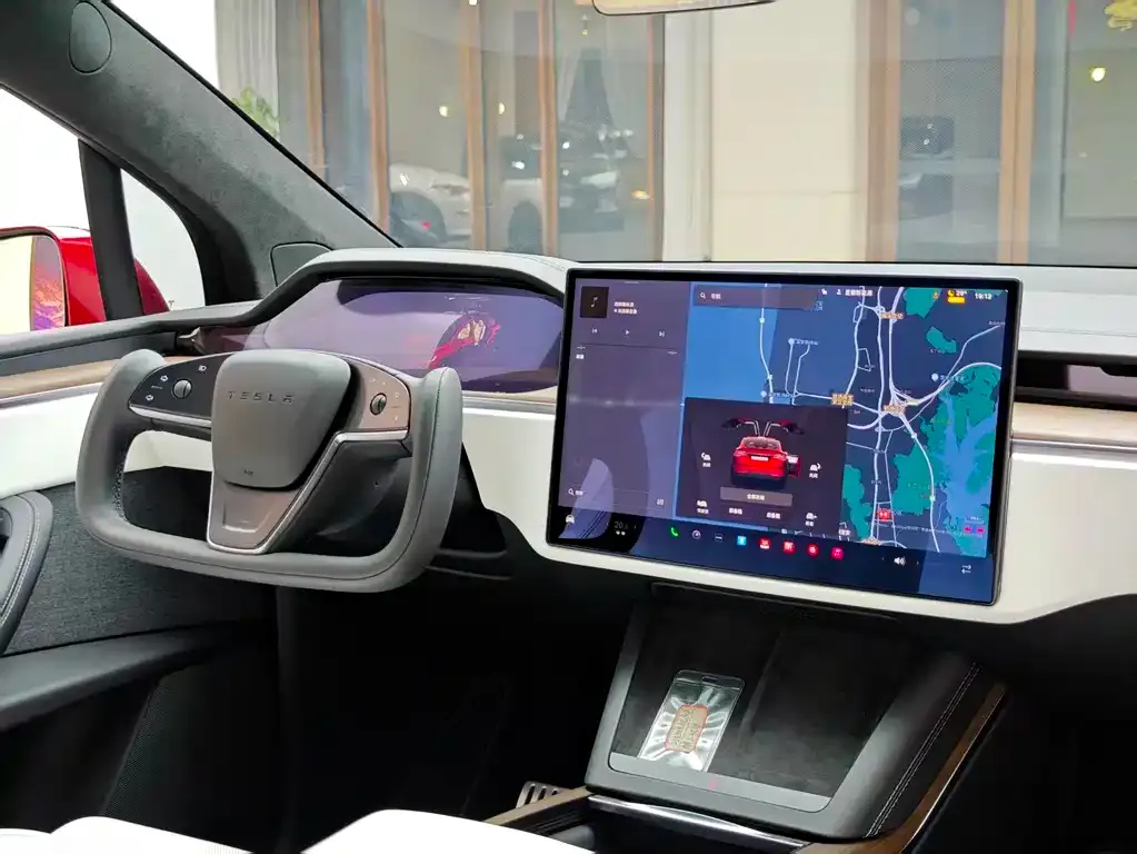 Tesla Model X — фото 8