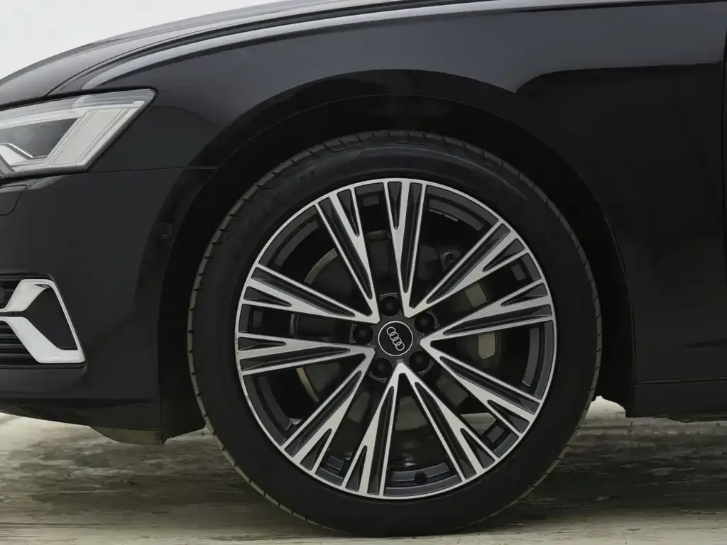 Audi A6L — фото 5