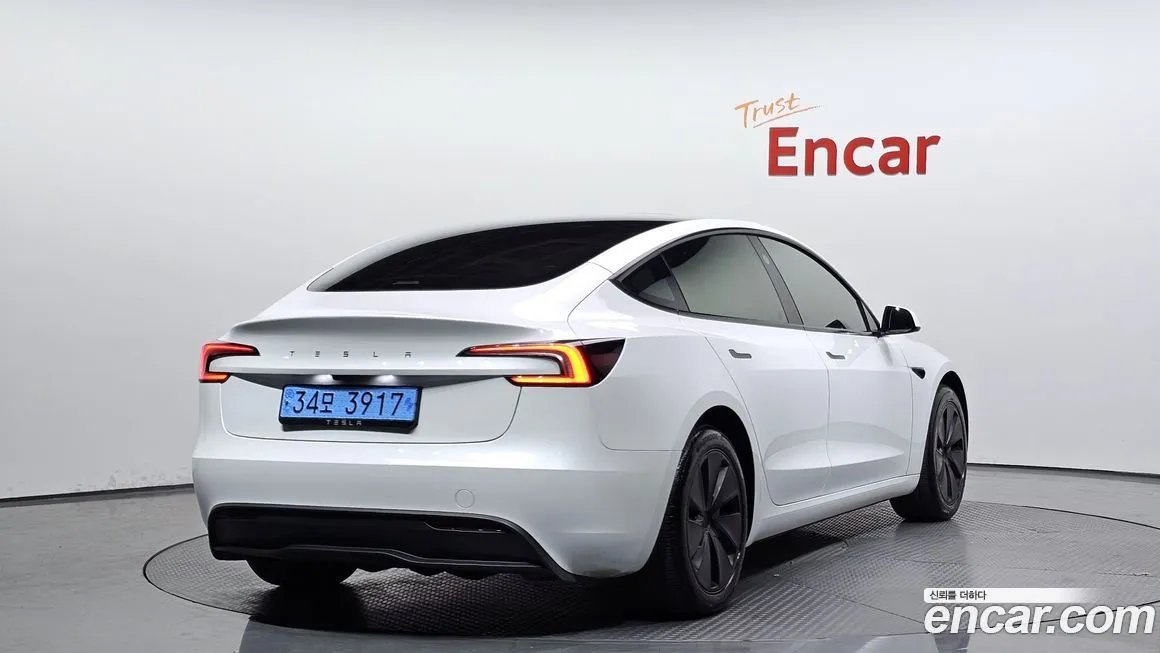 Tesla Model 3 — фото 2