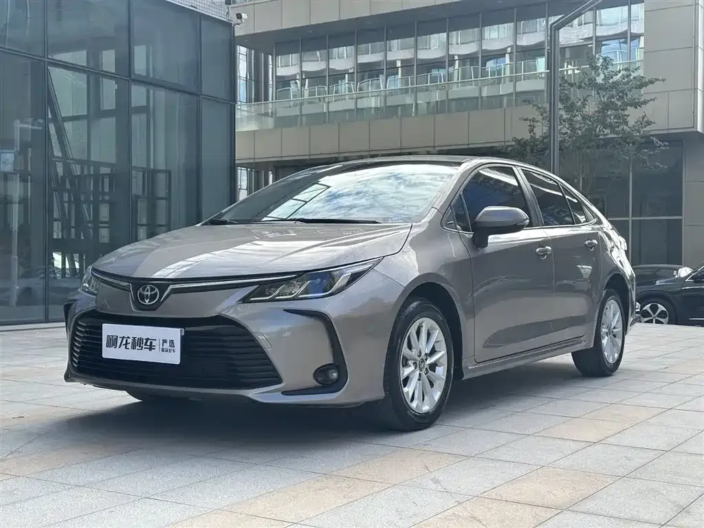 Toyota Corolla — фото 1