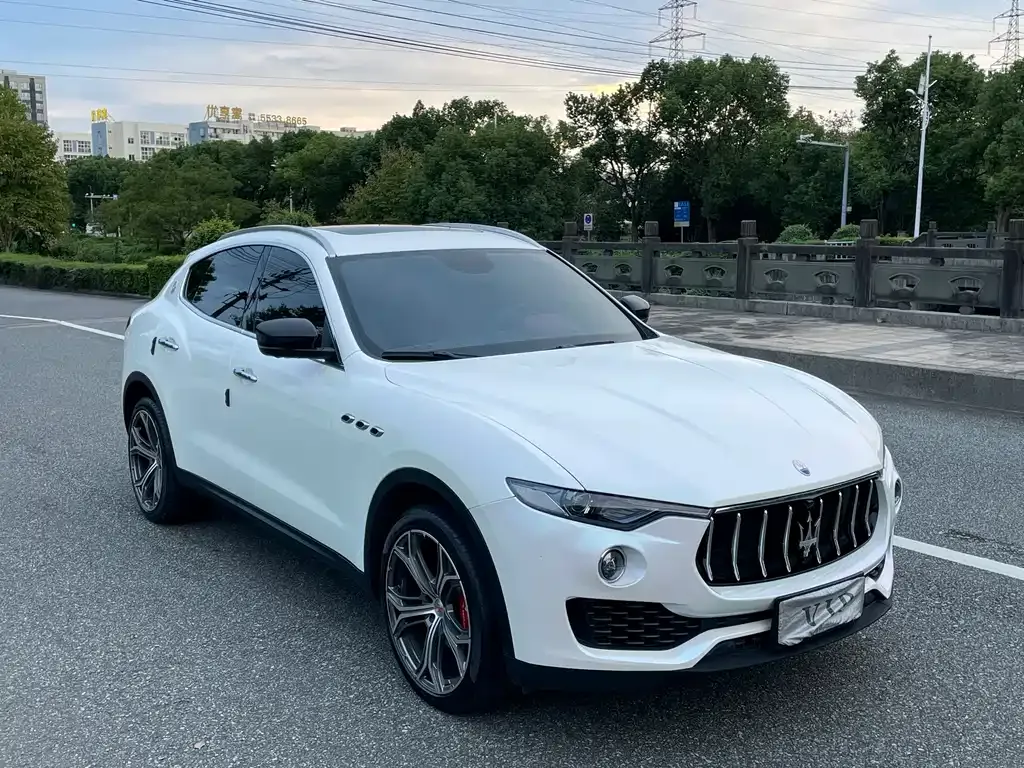 Maserati Levante — фото 3