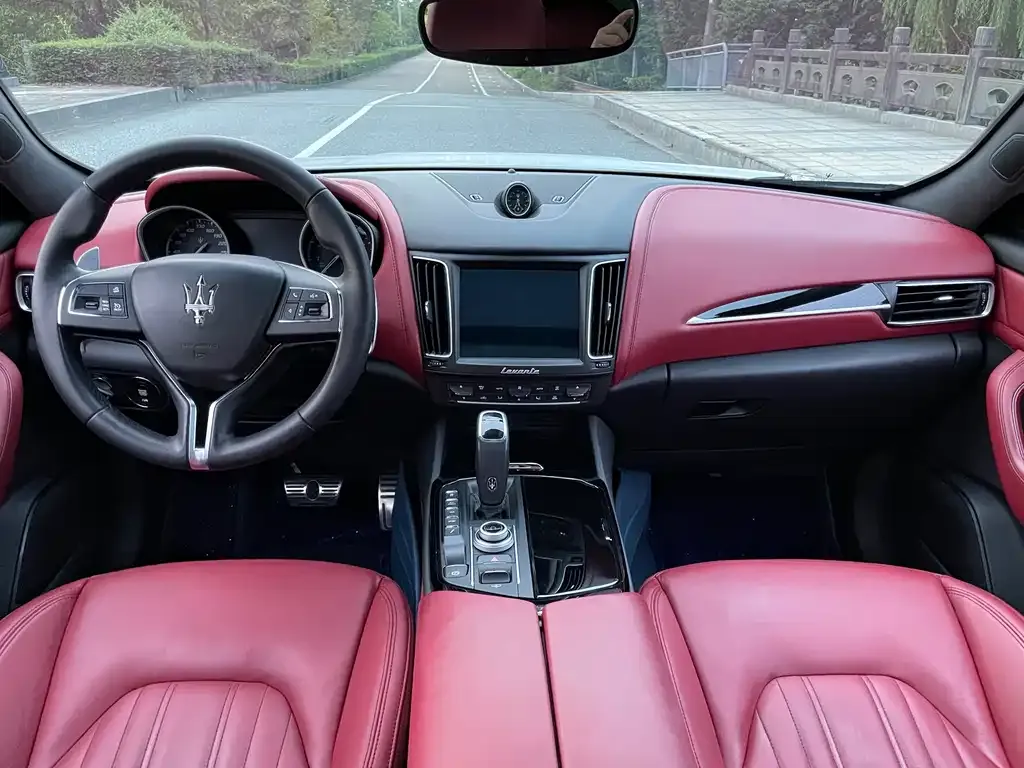 Maserati Levante — фото 7