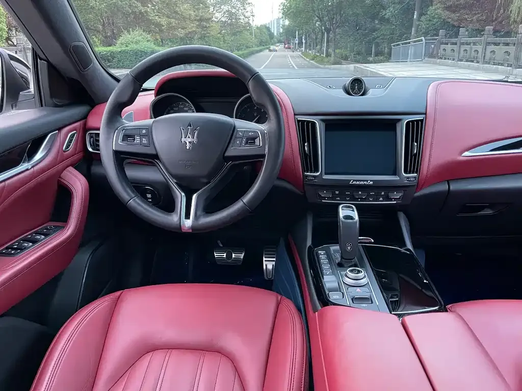 Maserati Levante — фото 8