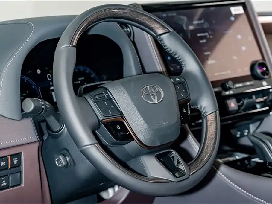 Toyota Alphard — фото 10