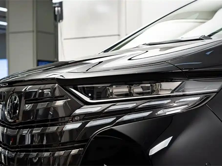 Toyota Alphard — фото 4