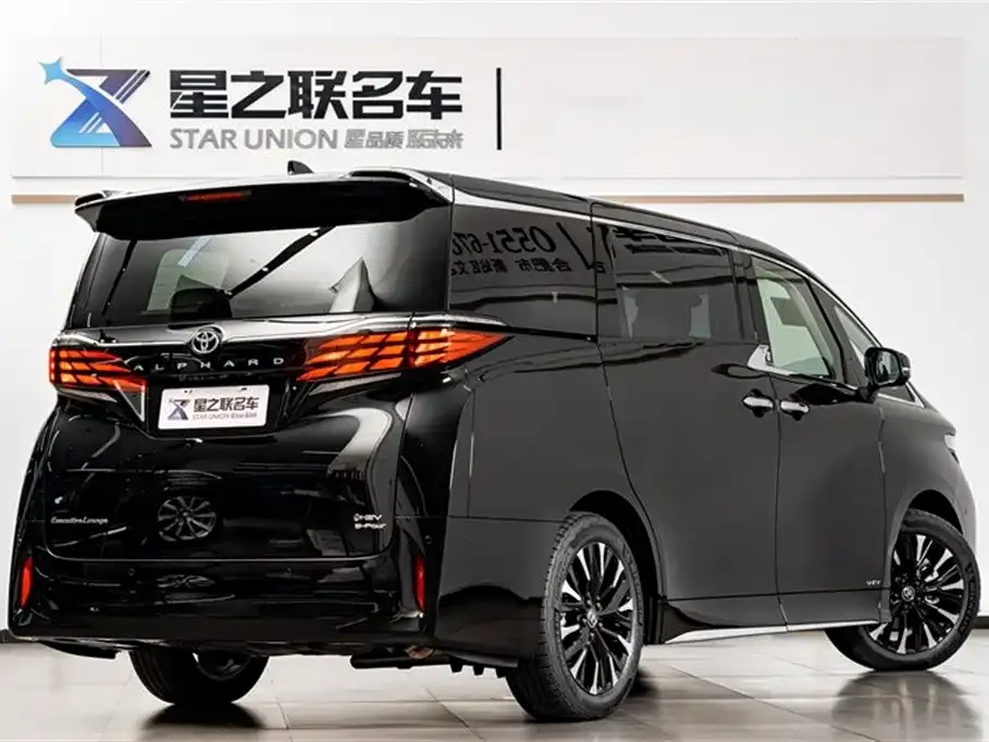 Toyota Alphard — фото 7