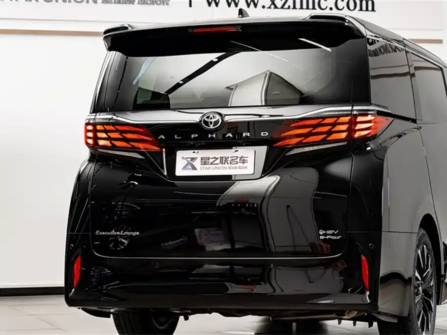 Toyota Alphard — фото 8